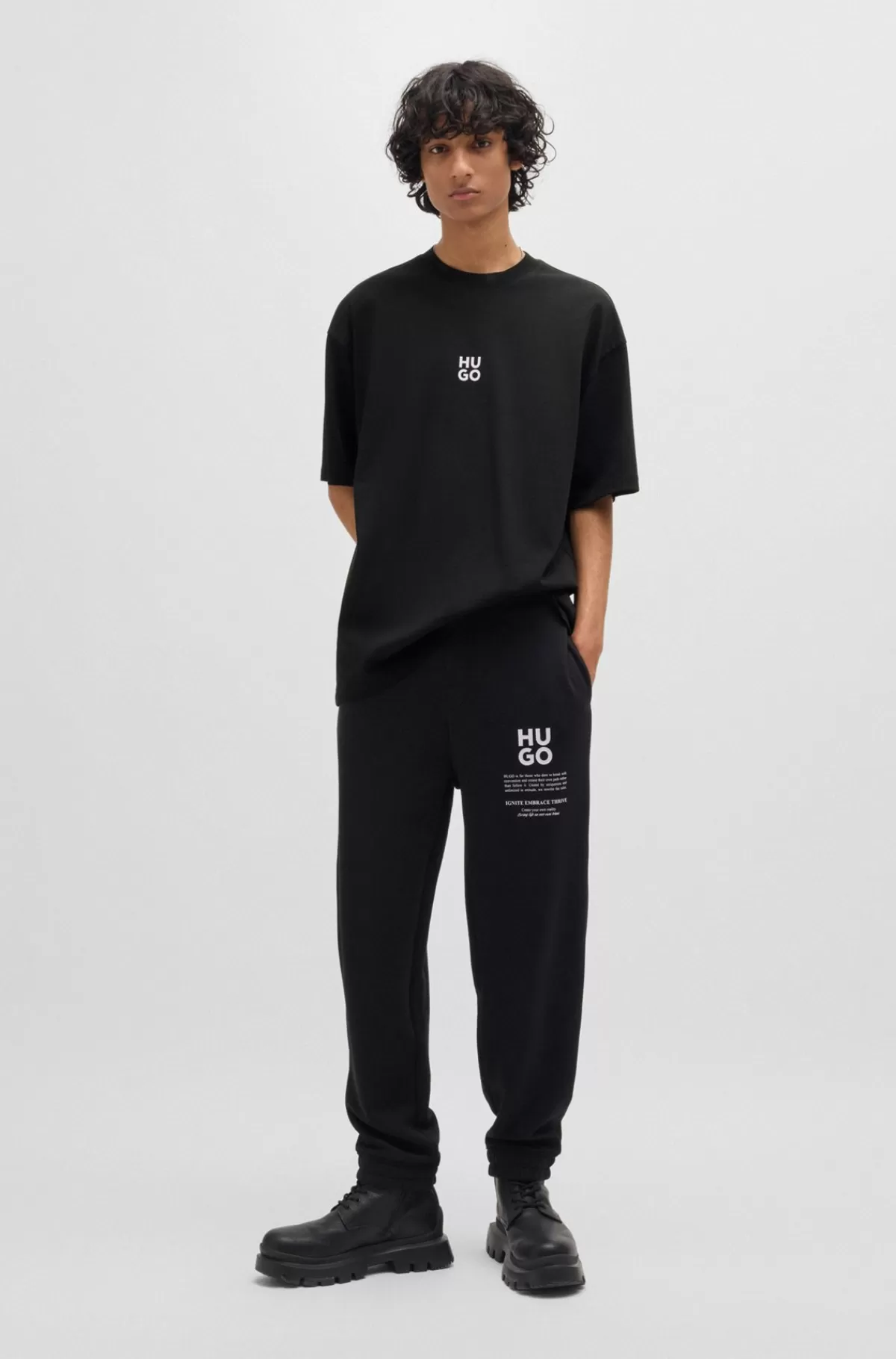 HUGO BOSS T-shirt I Bomuldsjersey Med Oversize Fit Og Sæsonens Grafik Sort Cheap