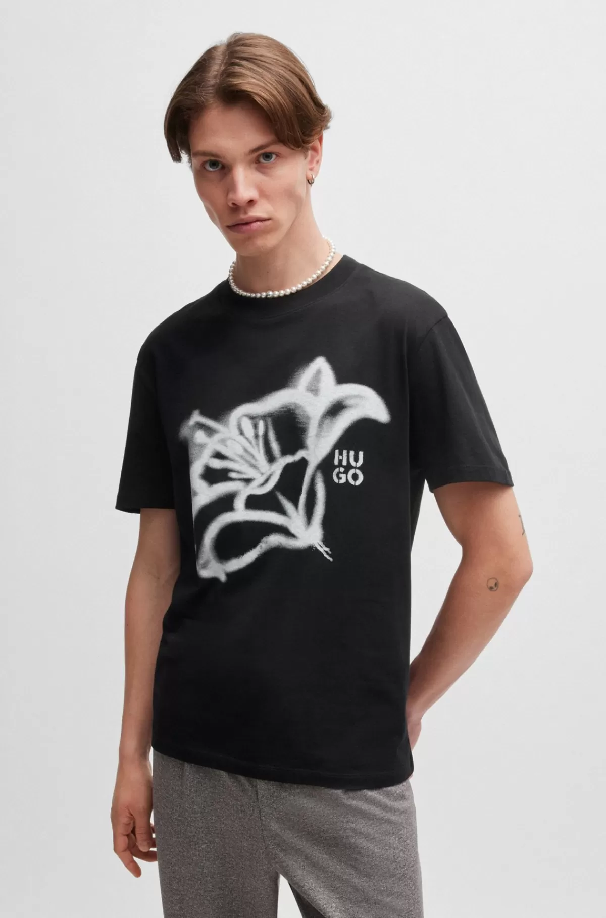 HUGO BOSS T-shirt I Bomuldsjersey Med Relaxed Fit Og Blomstergrafik Sort Outlet