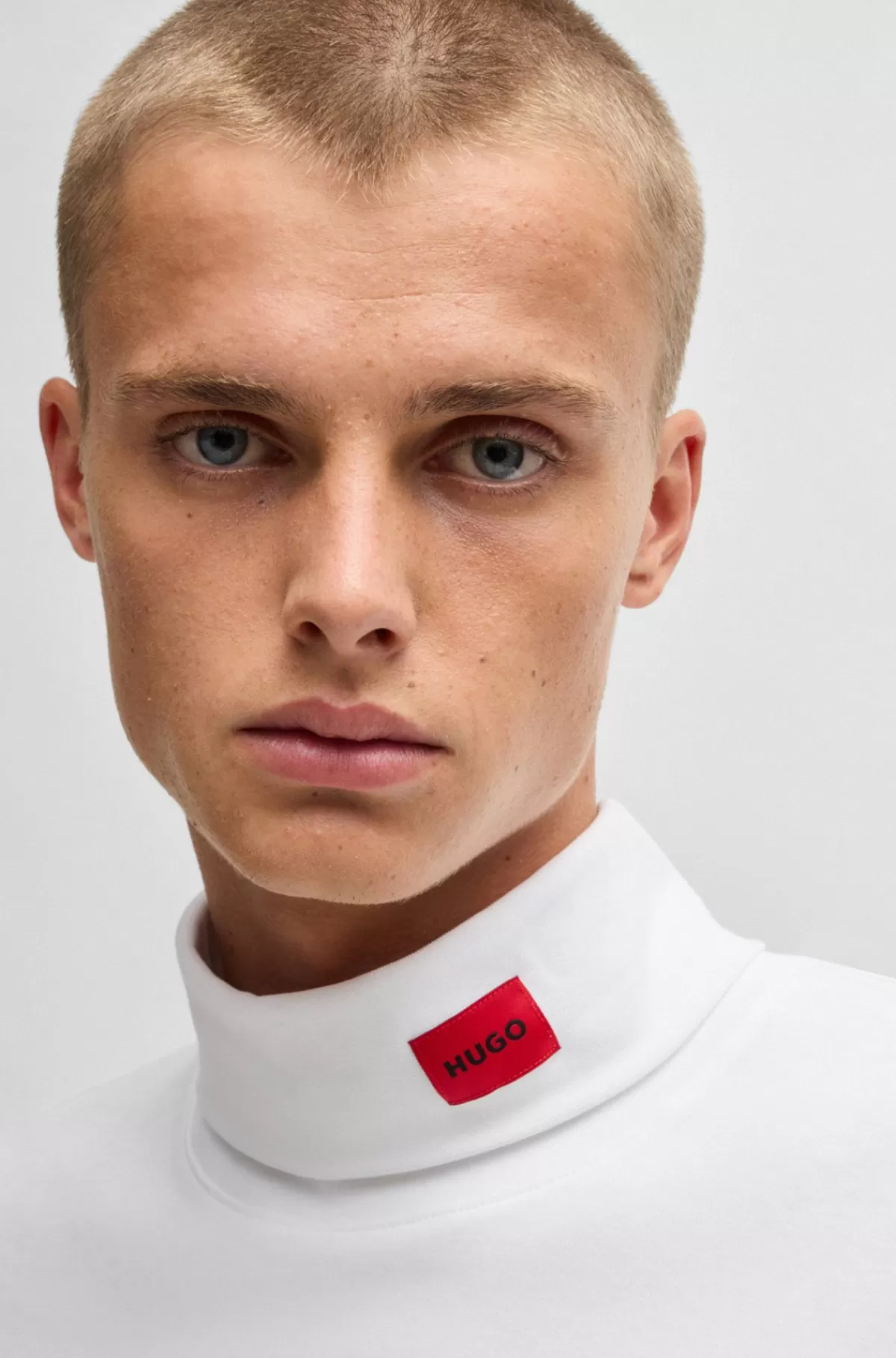 HUGO BOSS T-shirt I Slank Pasform Med Lange ærmer Og Rødt Logomærke Hvid Hot