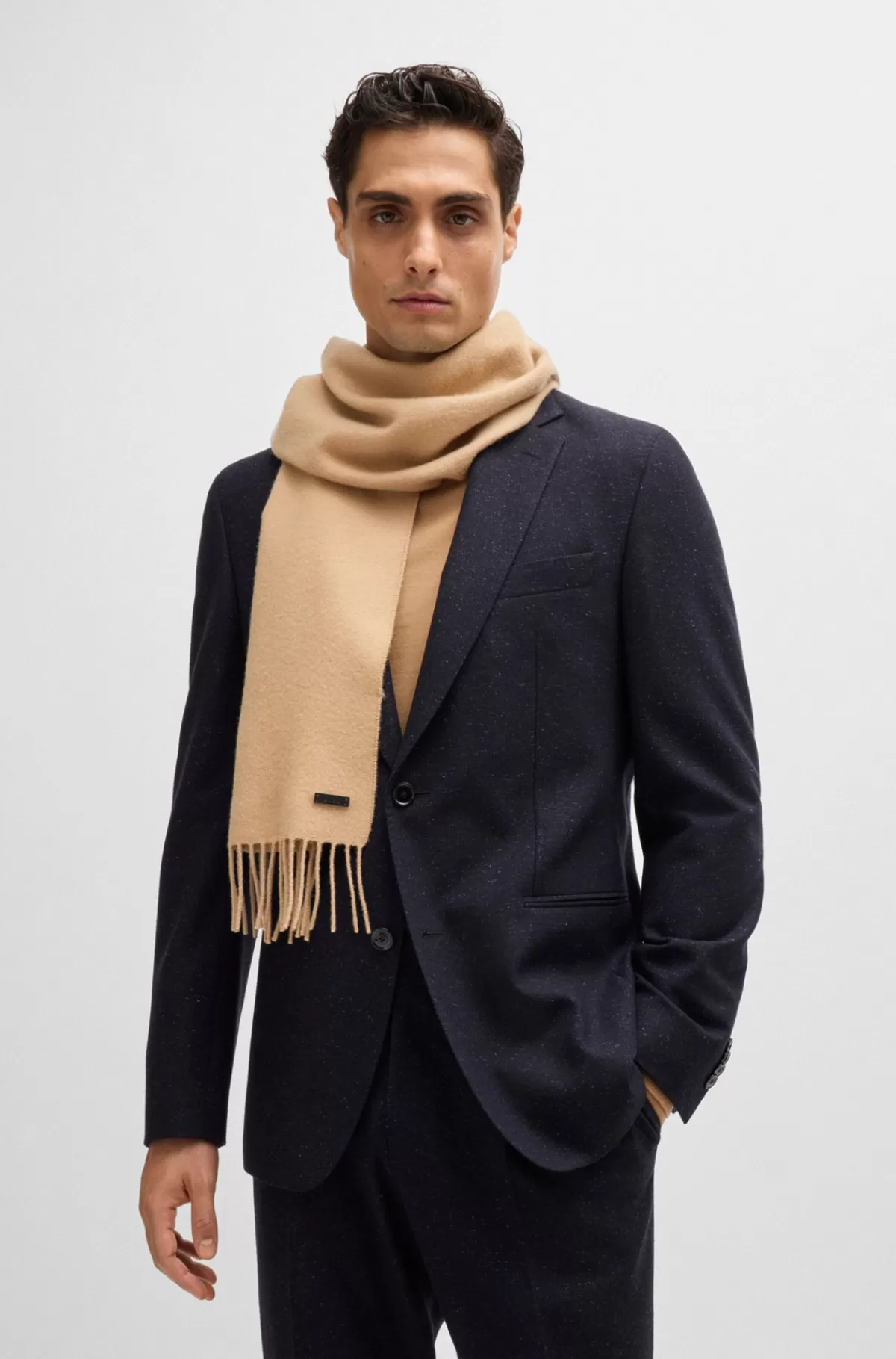 HUGO BOSS Uldtørklæde Med Logomærkat Og Snoede Frynser Beige Sale