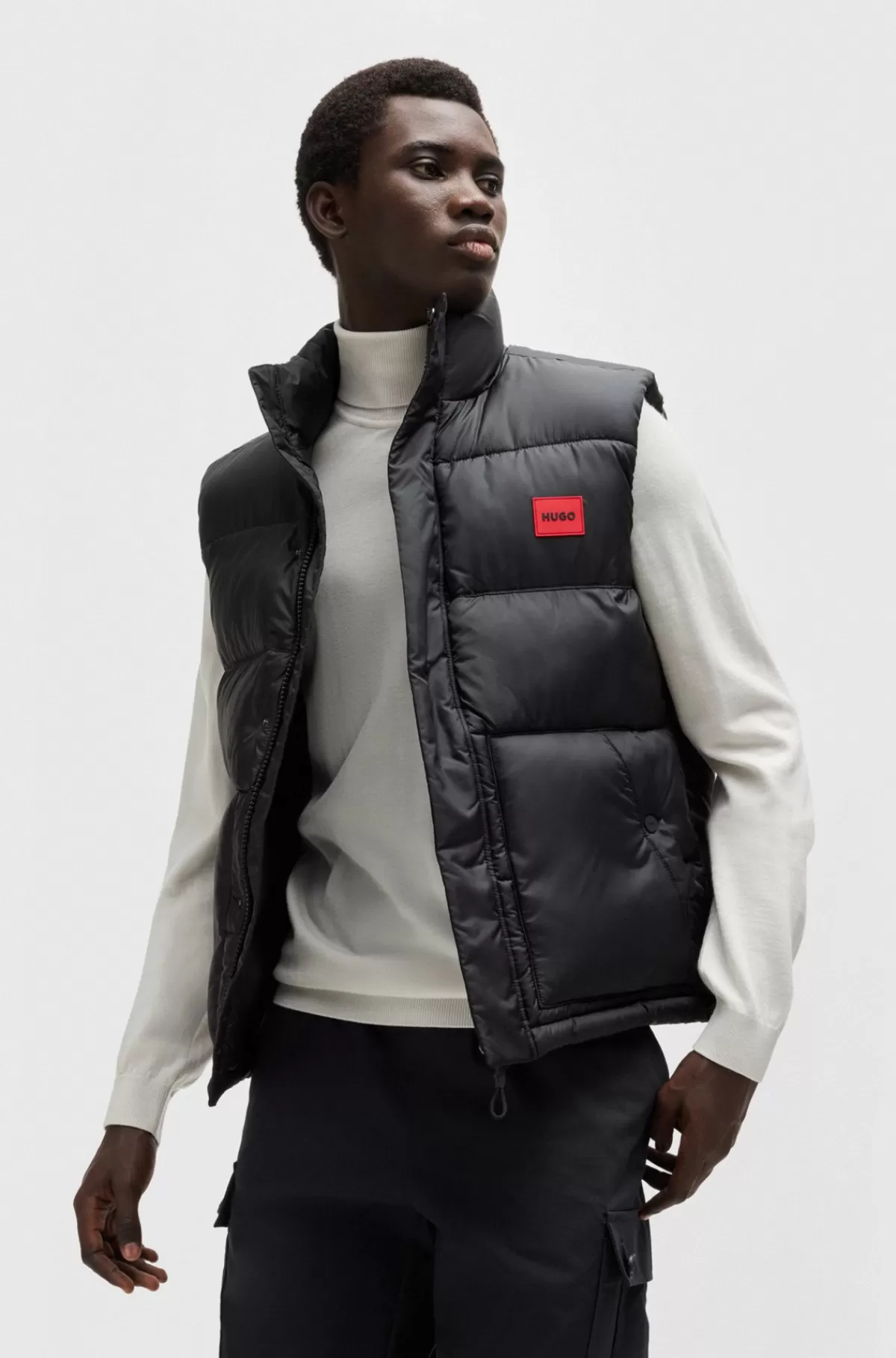 HUGO BOSS Vandafvisende Vest Med Rødt Logomærke Sort Discount