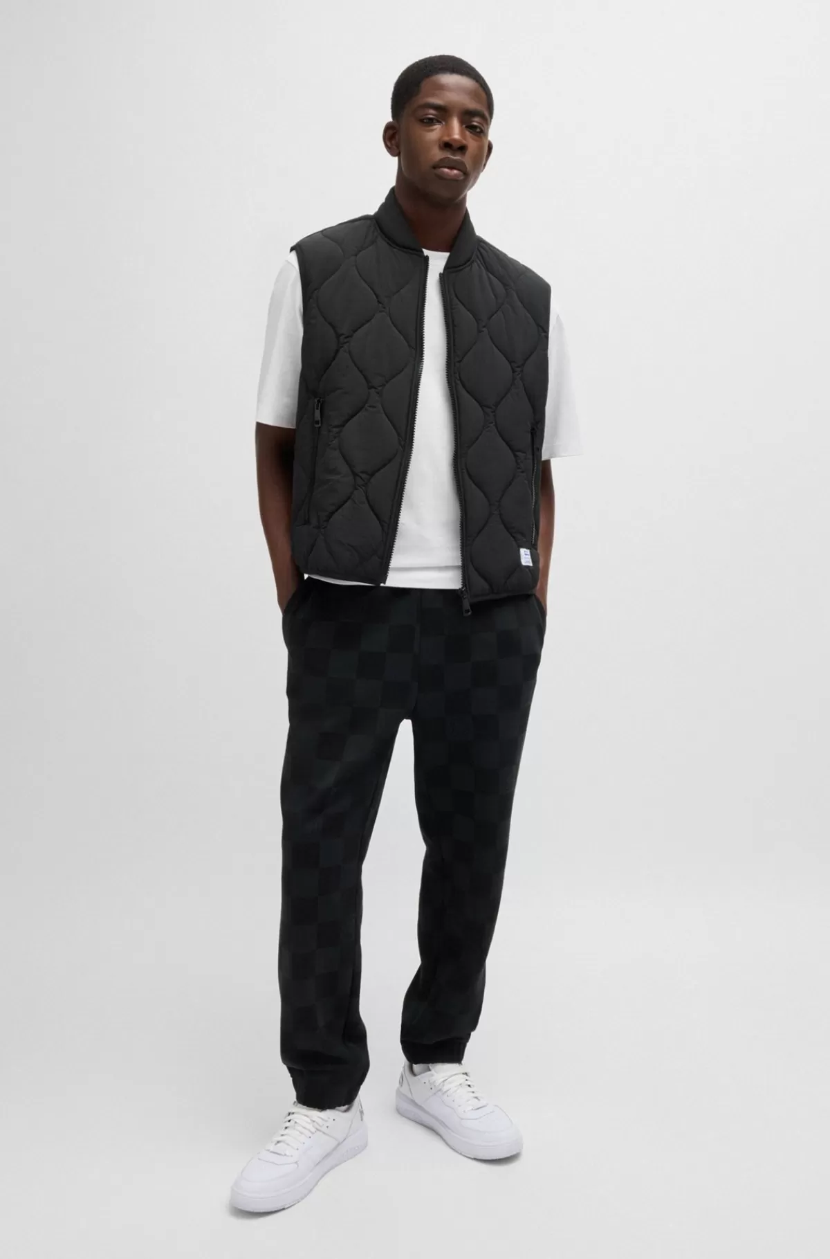 HUGO BOSS Vandskyende Quiltet Vest Med Logolap Sort Hot