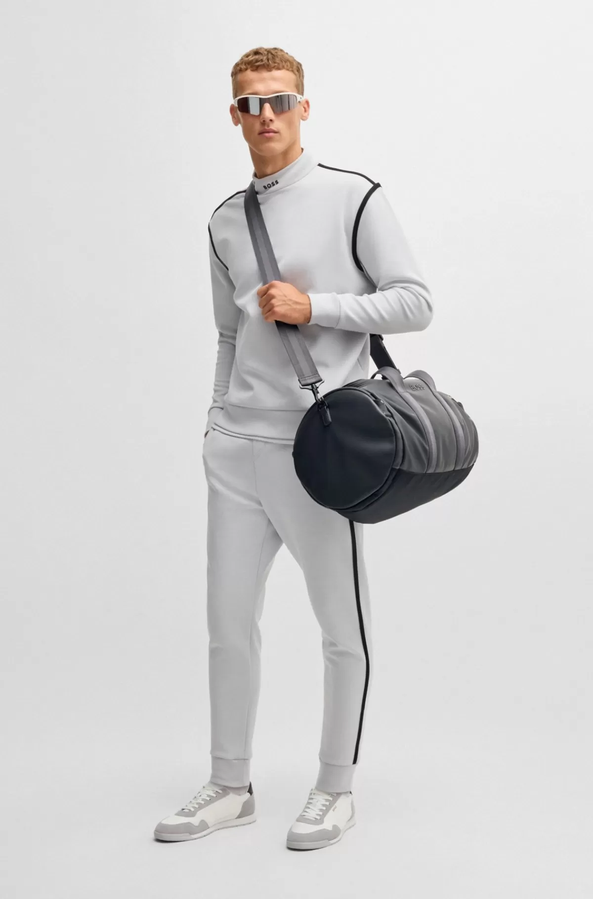 HUGO BOSS Weekendtaske I Imiteret Læder Med Aftagelig Rem Mørkegrå Clearance