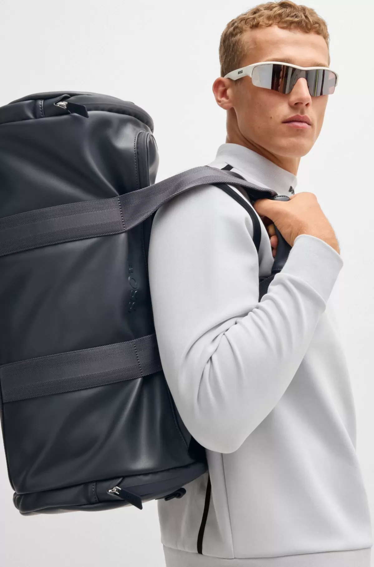 HUGO BOSS Weekendtaske I Imiteret Læder Med Aftagelig Rem Mørkegrå Clearance